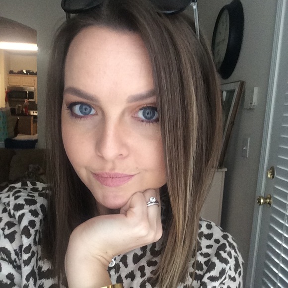 Meet your Posher, Kristen - Picture 1 of 1